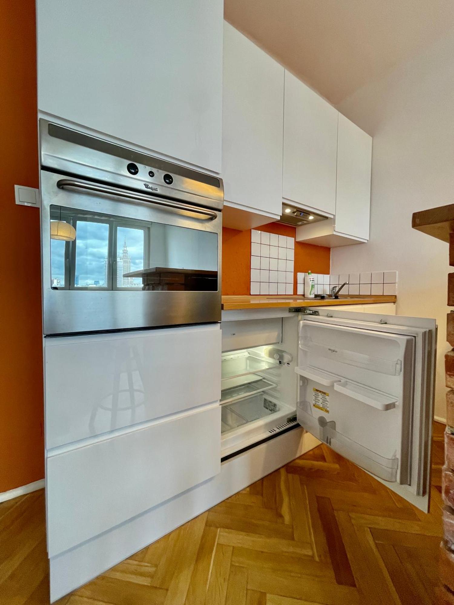 Super Beauty Metro Wifi 65'Tv Netflix Hbo Appletv+ Apartment Warsaw Exterior photo